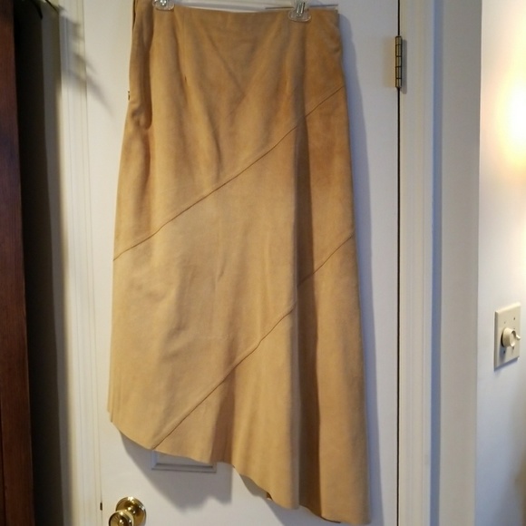 Banana Republic sz 8 real suede skirt - Picture 2 of 5